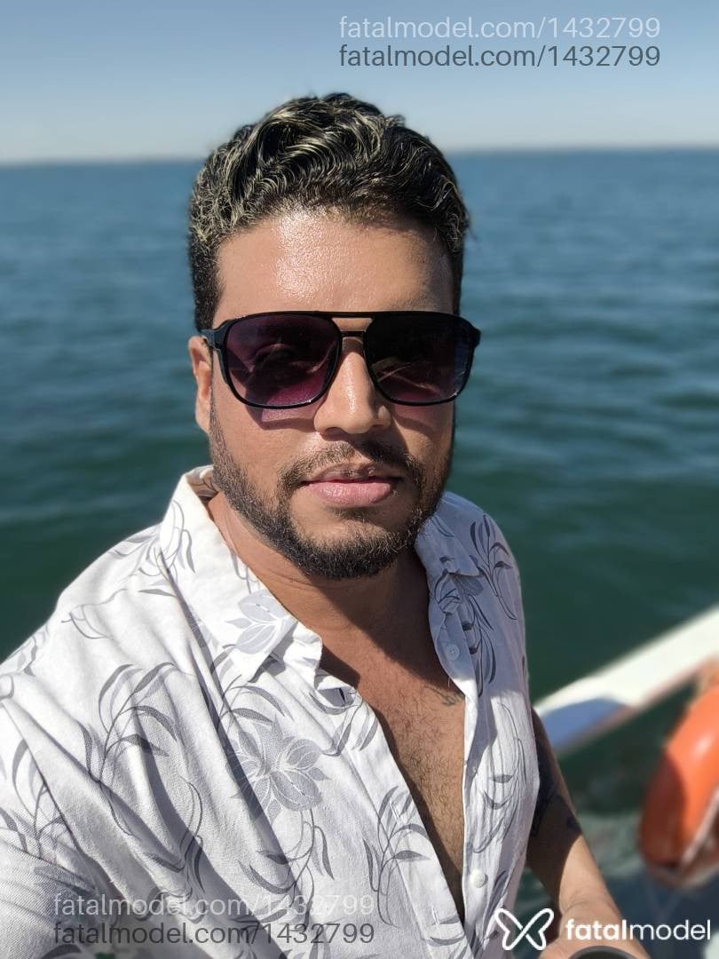 Acompanhante homem com cabelo castanho de olhos castanhos em Palmas - Márcio Adams