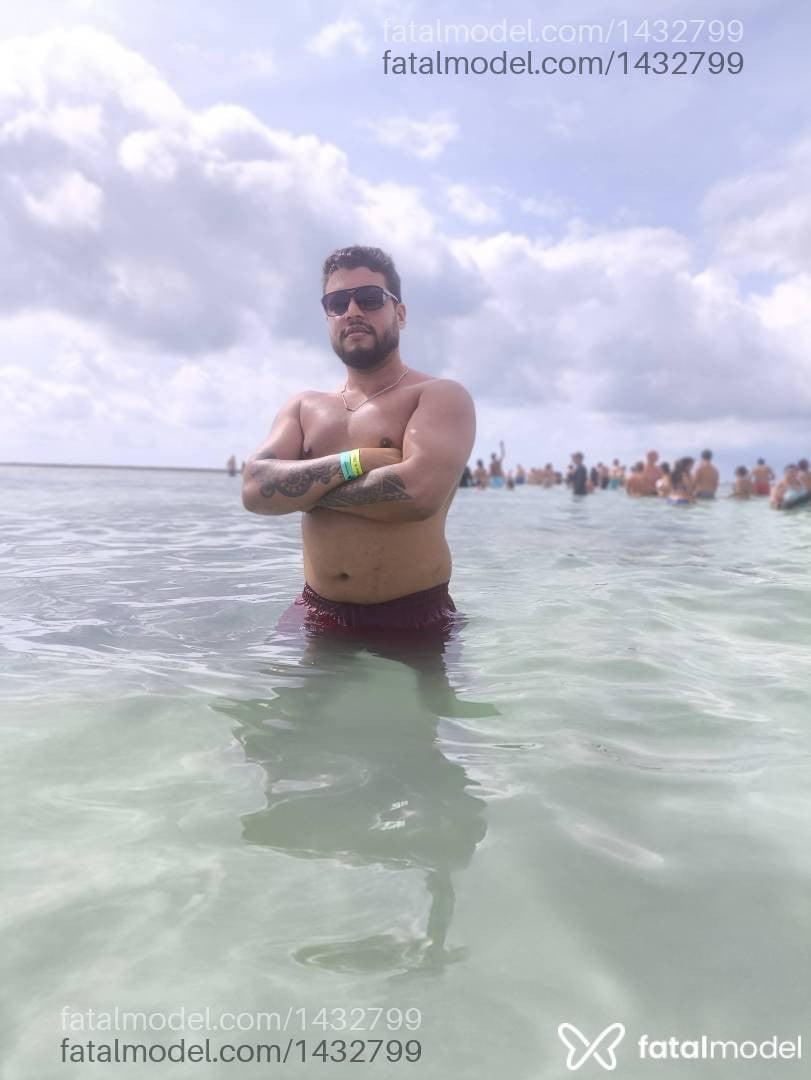 Acompanhante homem com cabelo castanho de olhos castanhos em Palmas - Márcio Adams