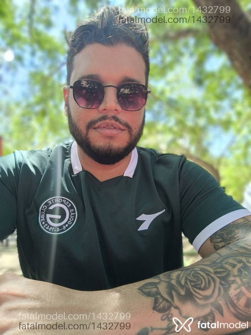 Acompanhante homem com cabelo castanho de olhos castanhos em Palmas - Márcio Adams