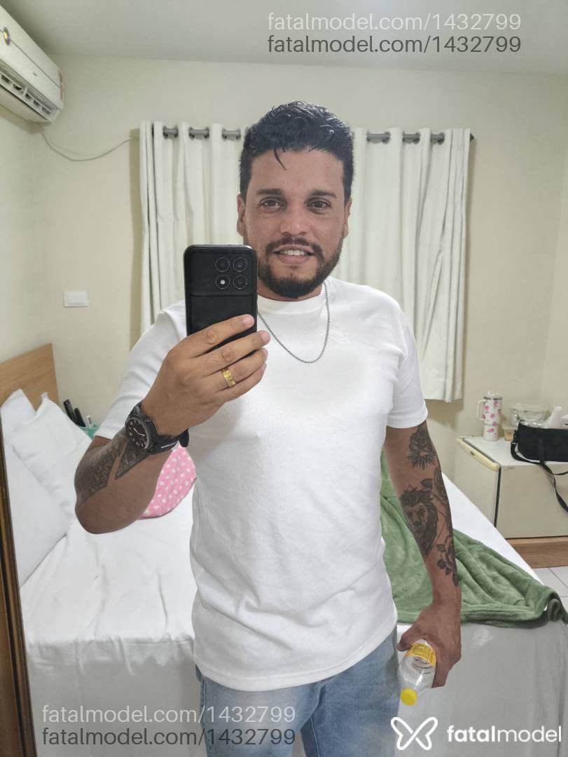 Acompanhante homem com cabelo castanho de olhos castanhos em Palmas - Márcio Adams