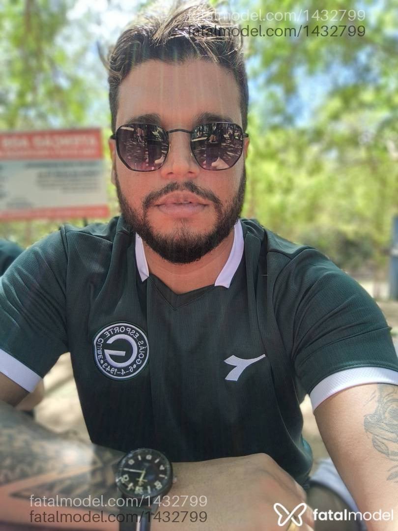 Acompanhante homem com cabelo castanho de olhos castanhos em Palmas - Márcio Adams