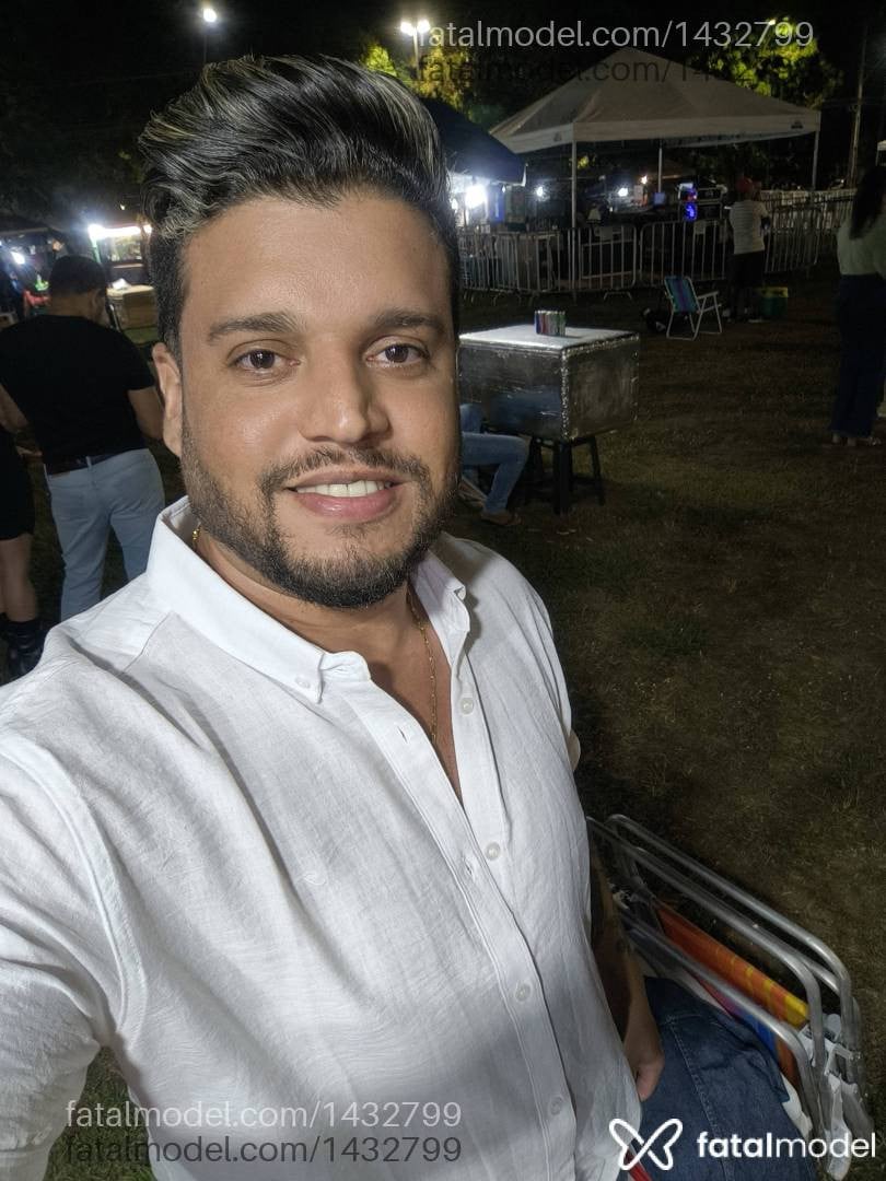 Acompanhante homem com cabelo castanho de olhos castanhos em Palmas - Márcio Adams