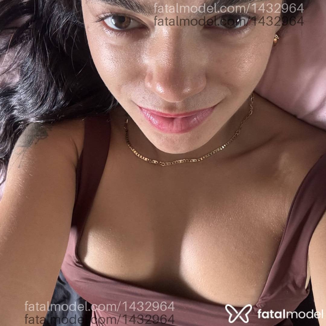 Acompanhante mulher com cabelo castanho de olhos castanhos em São Paulo - Nuria Belcost