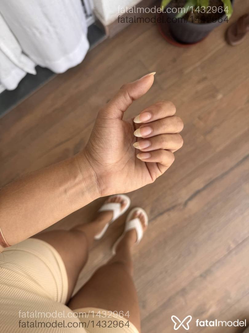 Acompanhante mulher com cabelo castanho de olhos castanhos em São Paulo - Nuria Belcost