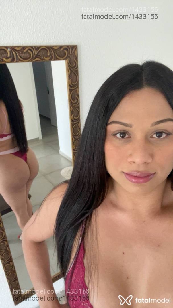 Acompanhante mulher trans morena (o) de olhos castanhos - Ariela Belly