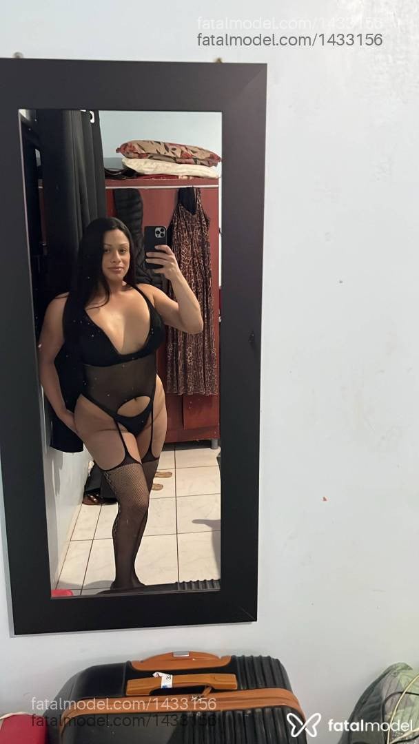 Acompanhante mulher trans morena (o) de olhos castanhos - Ariela Belly
