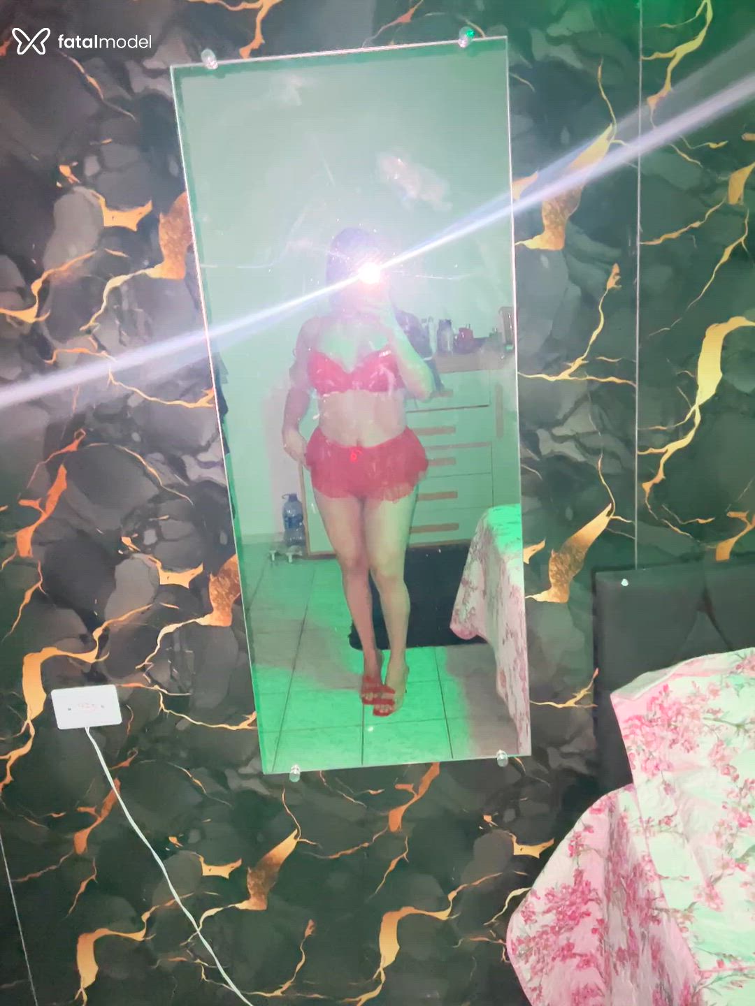 Acompanhante mulher trans morena (o) de olhos castanhos - Ariela Belly