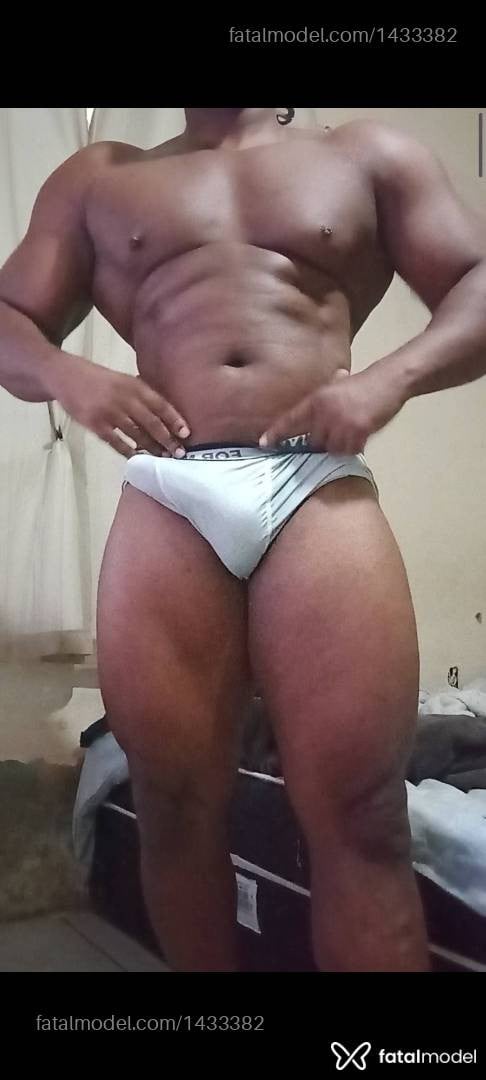 Acompanhante homem morena (o) de olhos castanhos em Virtual - Jhemesom