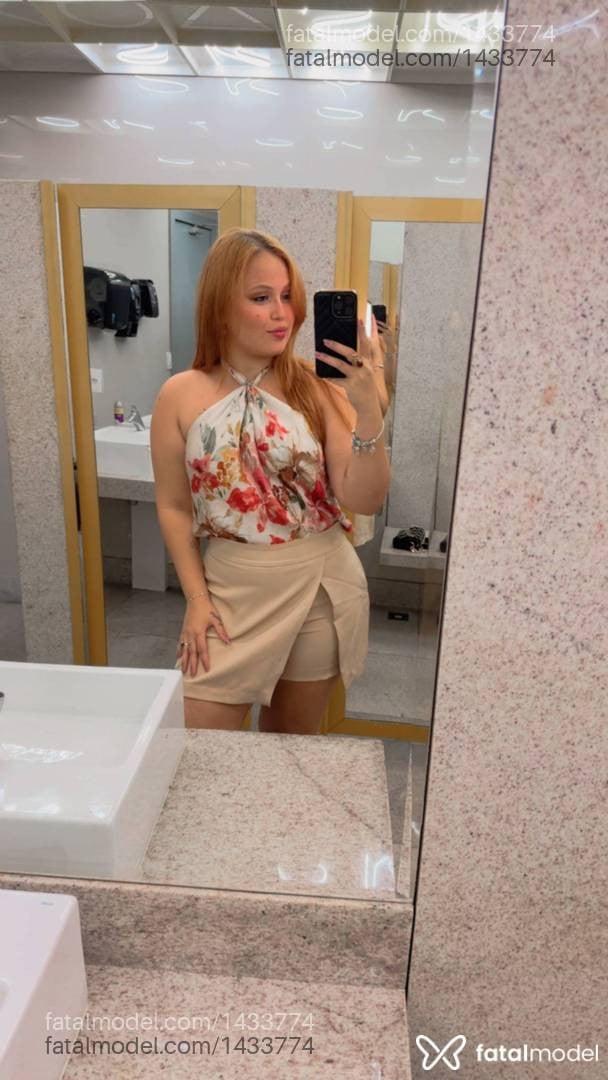 Acompanhante mulher ruiva (o) de olhos cinza em Goiânia Acompanhante mulher ruiva (o) de olhos cinza em Goiânia - Jéssica
