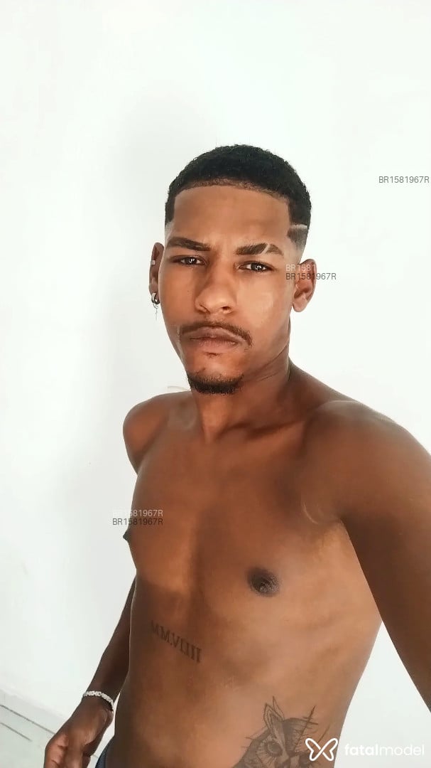 Acompanhante homem loira (o) de olhos castanhos em Cabo Frio - Max Sampaio