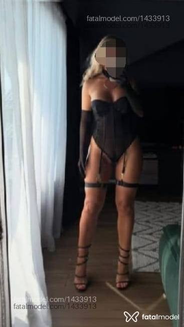 Acompanhante mulher loira (o) de olhos castanhos - Layla Bellini