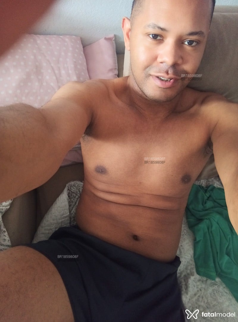 Acompanhante homem morena (o) de olhos pretos em Virtual - Chris