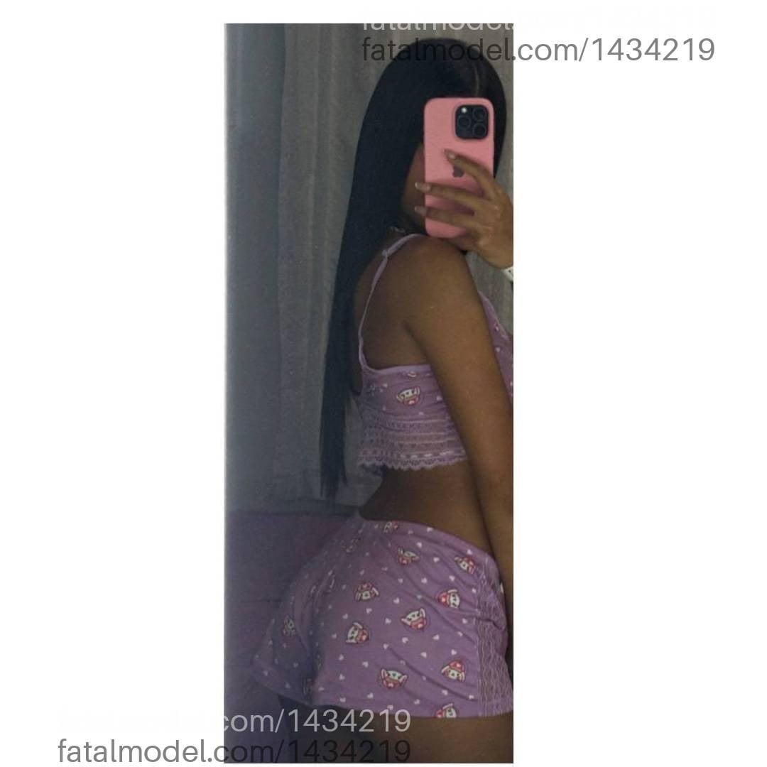 Acompanhante mulher morena (o) de olhos castanhos - Melissa