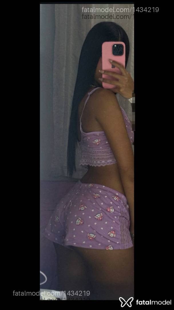 Acompanhante mulher morena (o) de olhos castanhos - Melissa