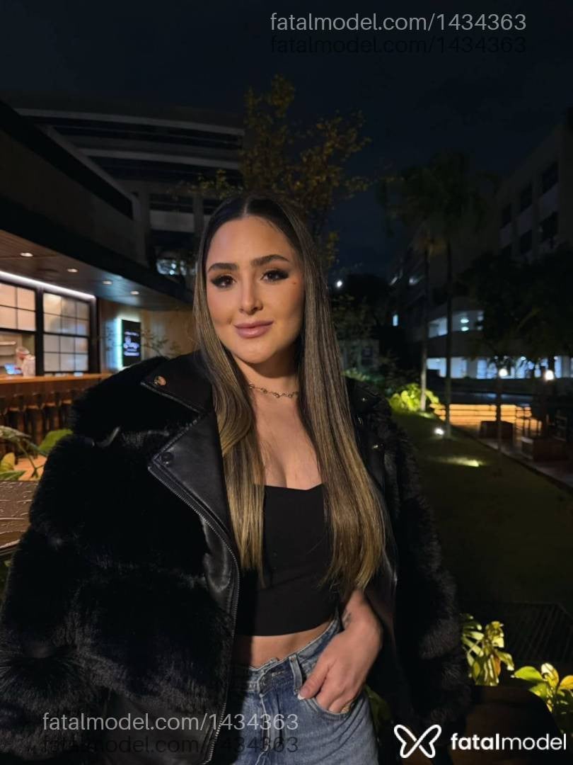 Acompanhante mulher com cabelo castanho de olhos castanhos - Lorena
