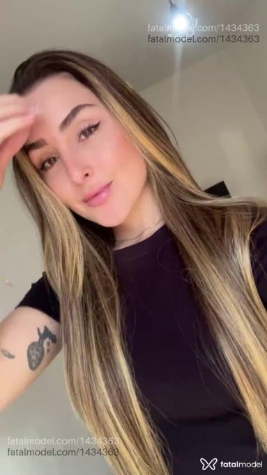 Acompanhante mulher com cabelo castanho de olhos castanhos em São José dos Campos - Lorena Lins