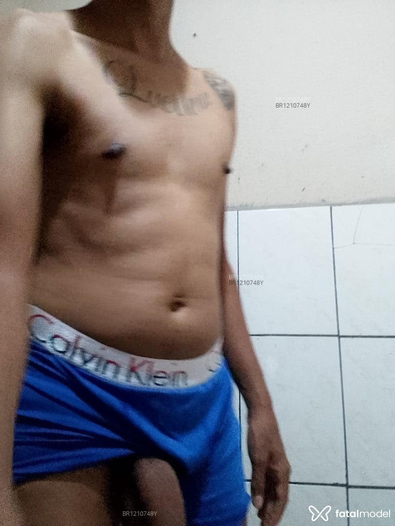 Acompanhante homem morena (o) de olhos pretos - Matheus Acompanhante homem morena (o) de olhos pretos - Matheus