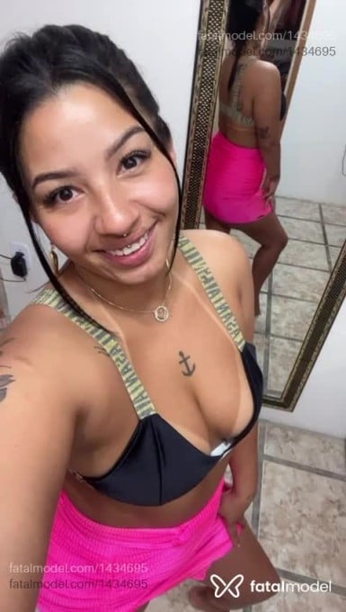 Acompanhante mulher com cabelo castanho de olhos pretos - Kamily trajano