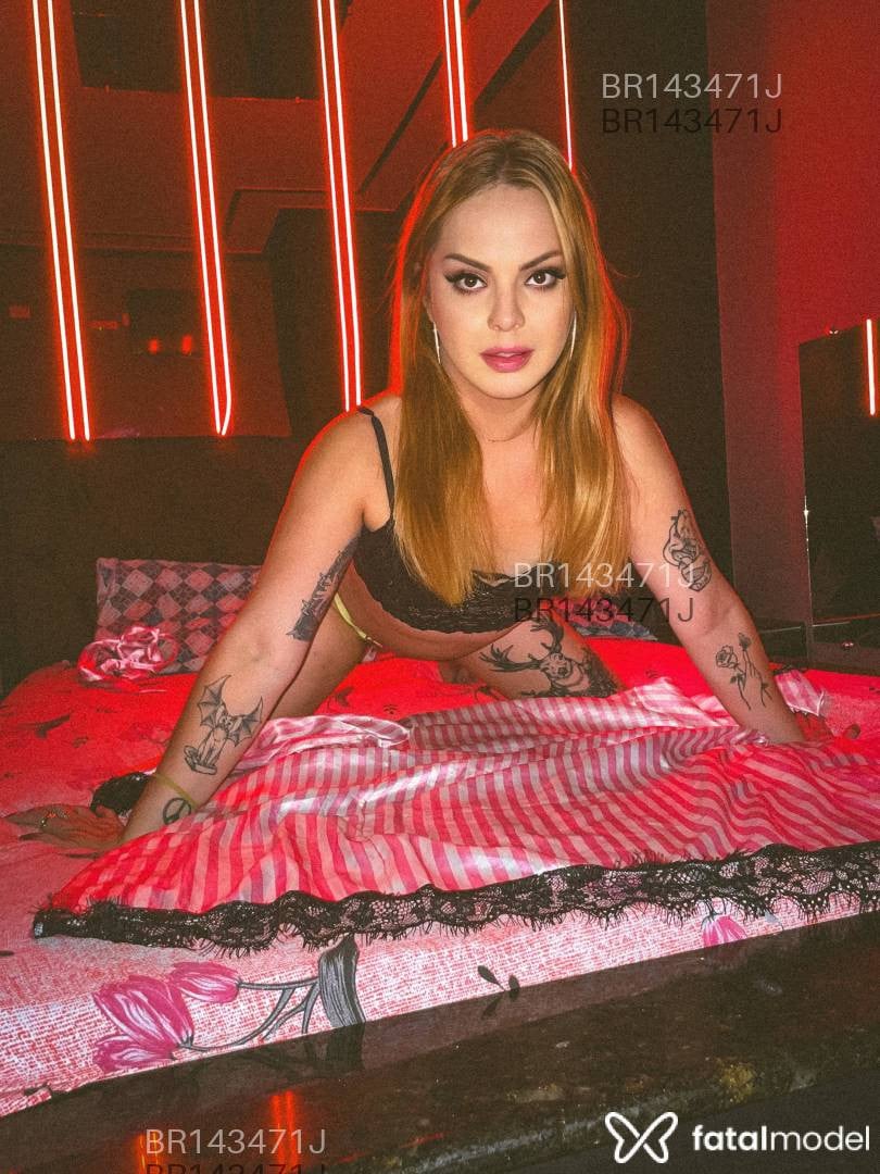 Acompanhante mulher trans com cabelo castanho de olhos mel em Assis Acompanhante mulher trans com cabelo castanho de olhos mel em Assis - Lanaa