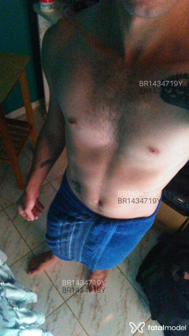 Acompanhante homem com cabelo castanho de olhos castanhos em Juazeiro do Norte - PEDRINHO
