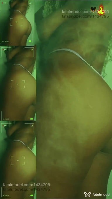 Acompanhante mulher morena (o) de olhos pretos - Morena Acompanhante mulher morena (o) de olhos pretos - Morena