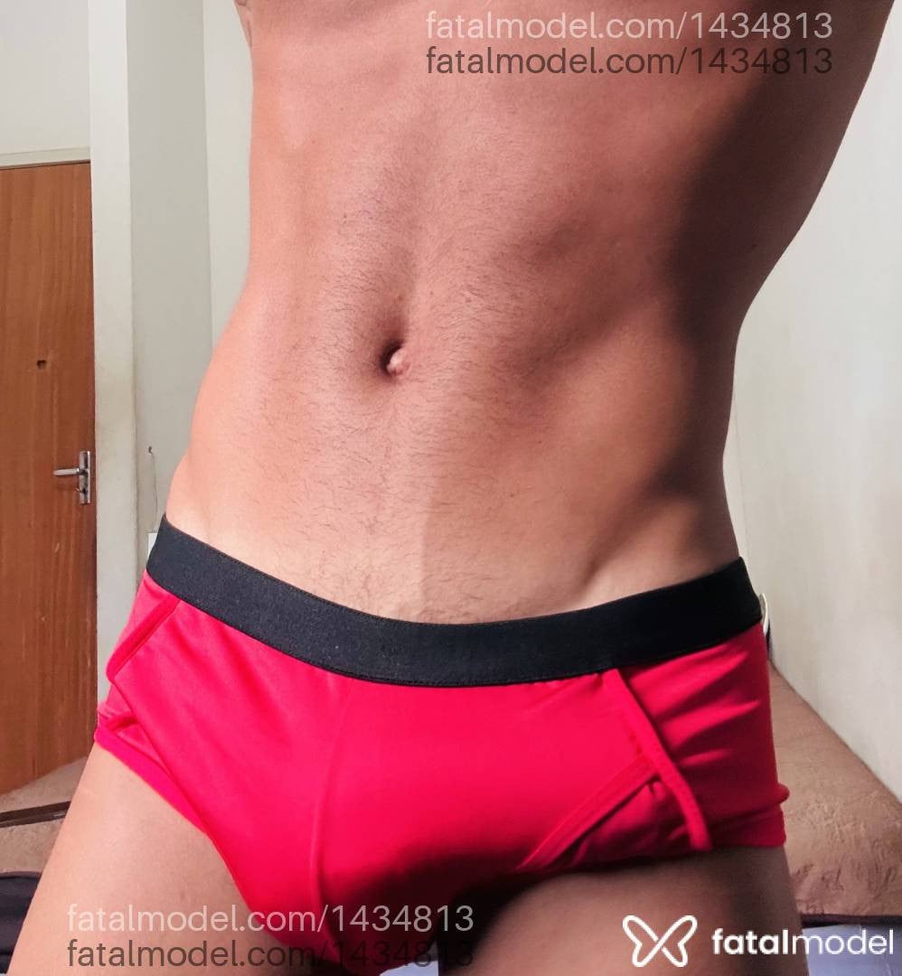 Acompanhante homem morena (o) de olhos castanhos - Gustavo