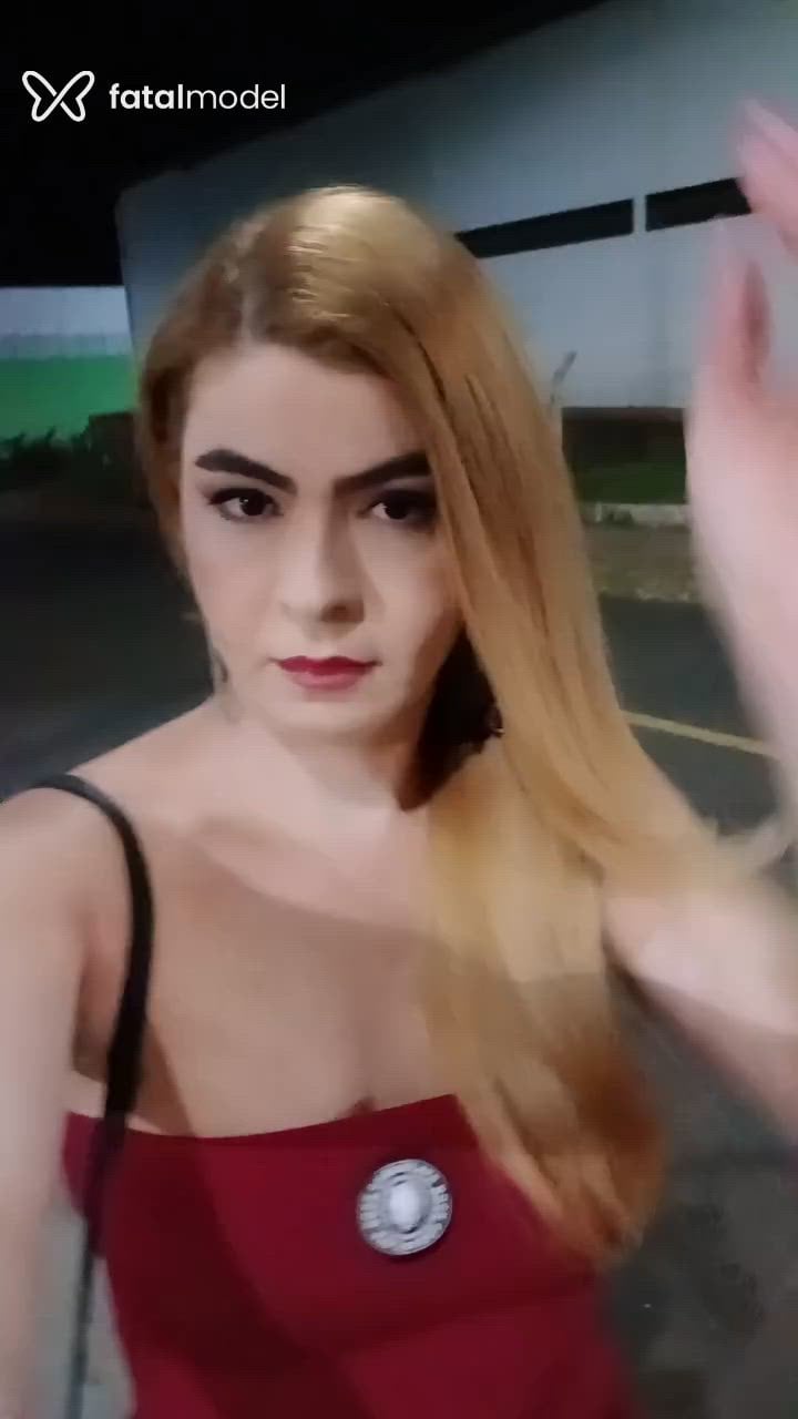 Acompanhante mulher trans loira (o) de olhos castanhos - Diana Scarpa Acompanhante mulher trans loira (o) de olhos castanhos - Diana Scarpa
