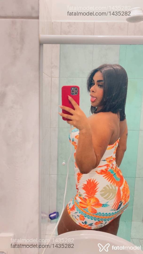 Acompanhante mulher morena (o) de olhos castanhos - Paola