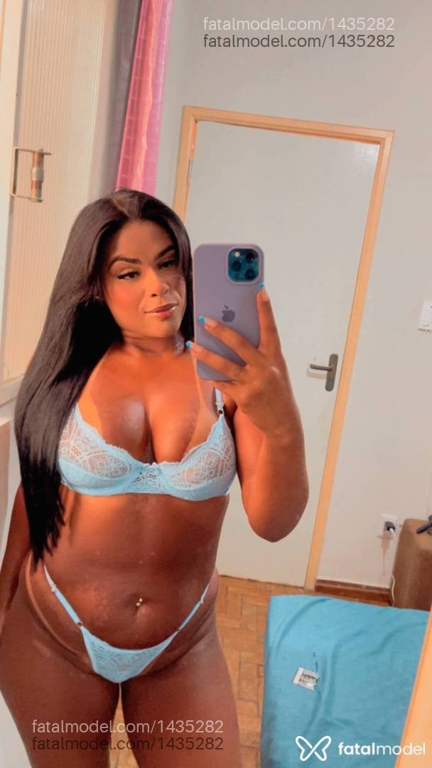 Acompanhante mulher morena (o) de olhos castanhos - Paola