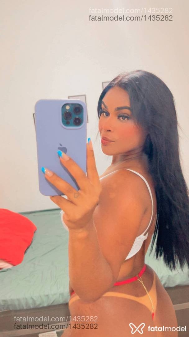 Acompanhante mulher morena (o) de olhos castanhos - Paola