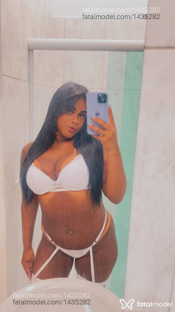 Acompanhante mulher morena (o) de olhos castanhos - Paola