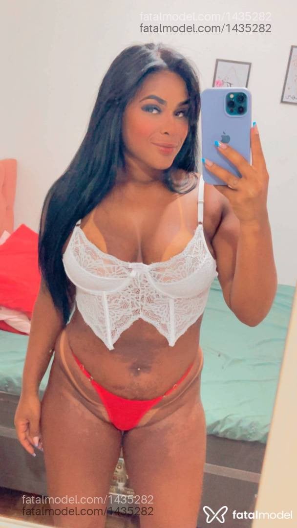 Acompanhante mulher morena (o) de olhos castanhos - Paola