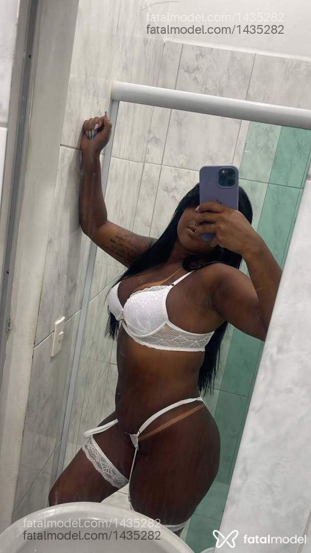 Acompanhante mulher morena (o) de olhos castanhos - Paola
