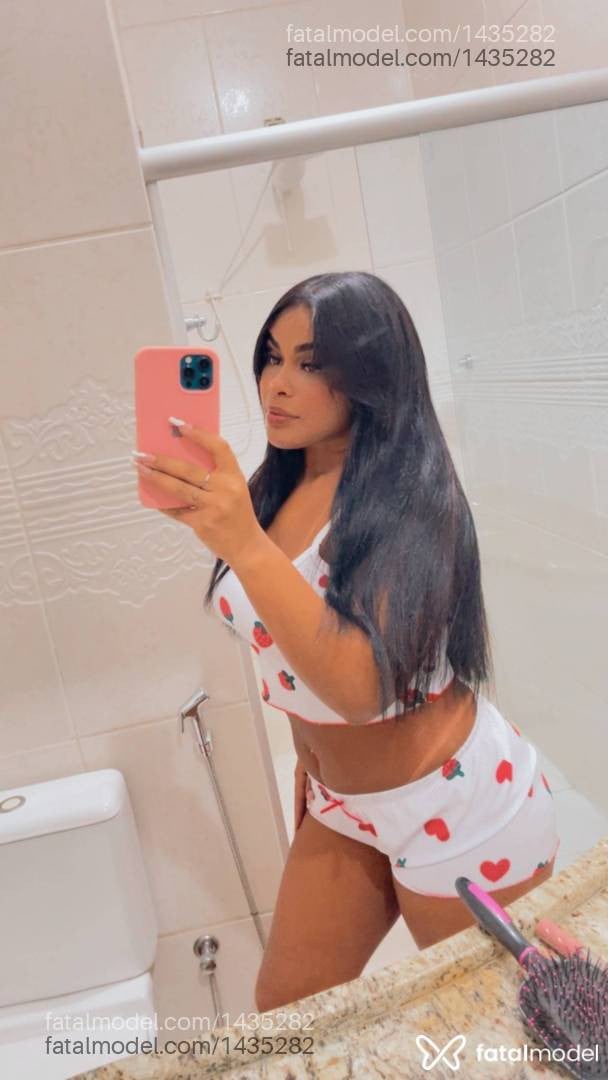 Acompanhante mulher morena (o) de olhos castanhos - Paola
