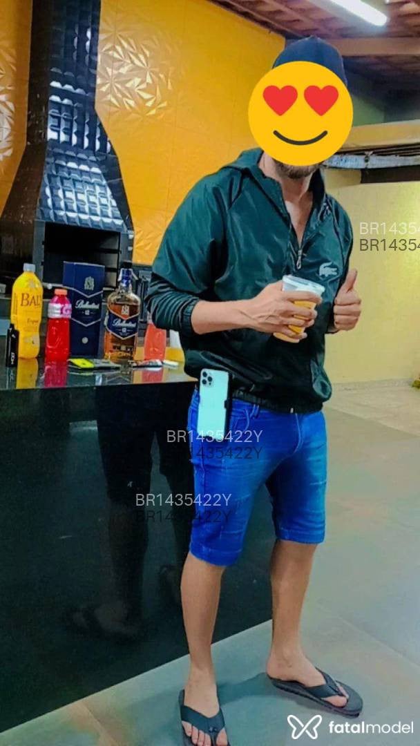 Acompanhante homem loira (o) de olhos verdes em Caldas Novas Acompanhante homem loira (o) de olhos verdes em Caldas Novas - Yure Reis