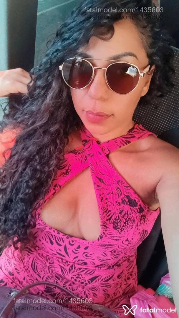 Acompanhante mulher com cabelo castanho de olhos castanhos - Yanca Oliver