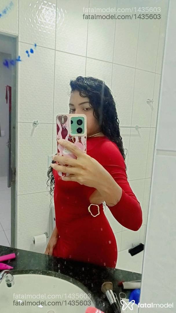 Acompanhante mulher com cabelo castanho de olhos castanhos - Yanca Oliver