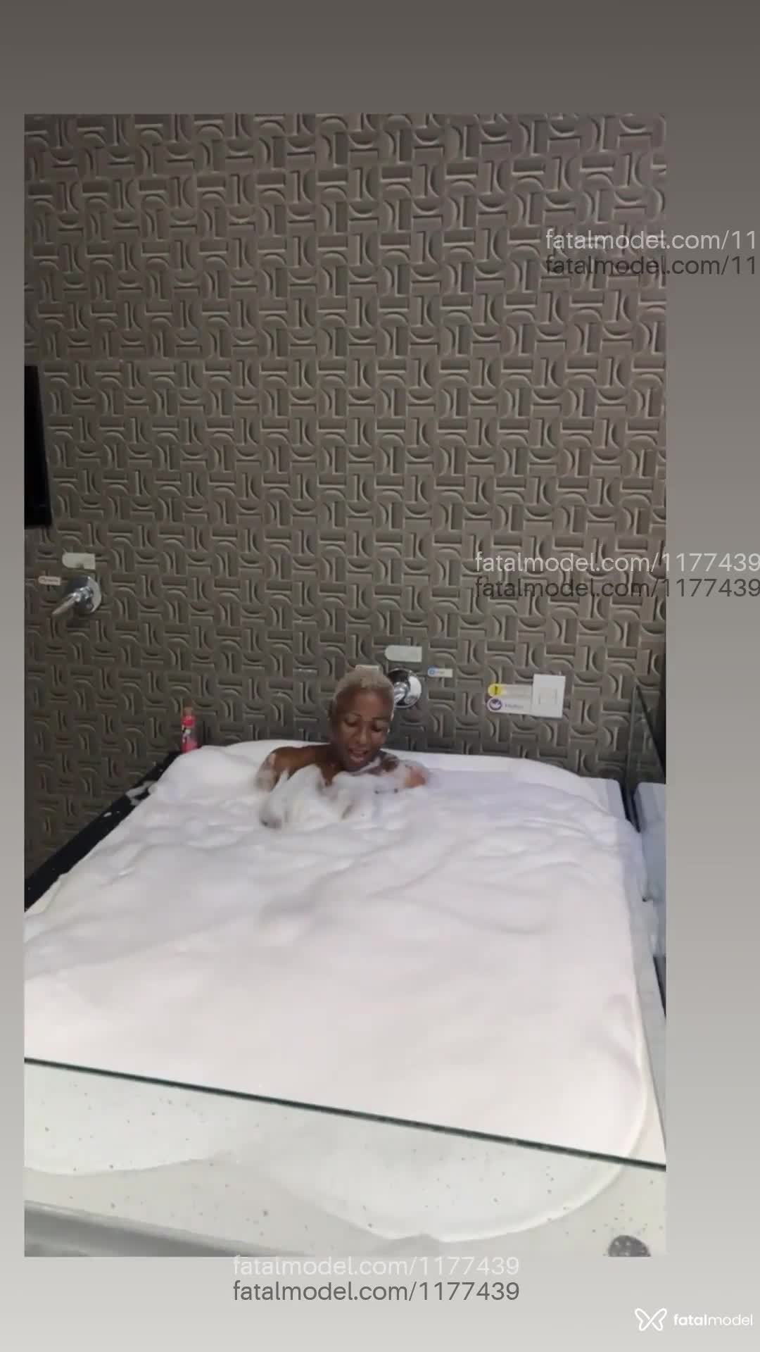 Acompanhante mulher loira (o) de olhos castanhos em Uberlândia - Maju cristina
