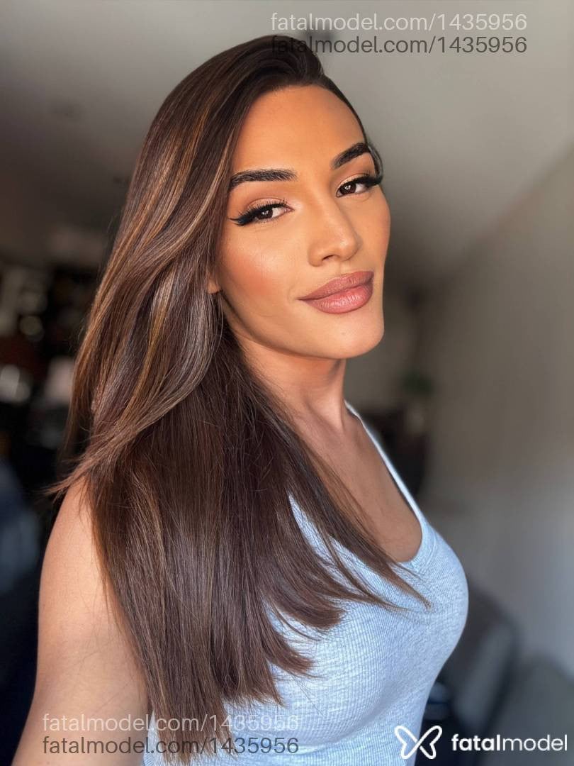 Acompanhante mulher trans morena (o) de olhos castanhos em São José do Rio Preto - Yris Sttar