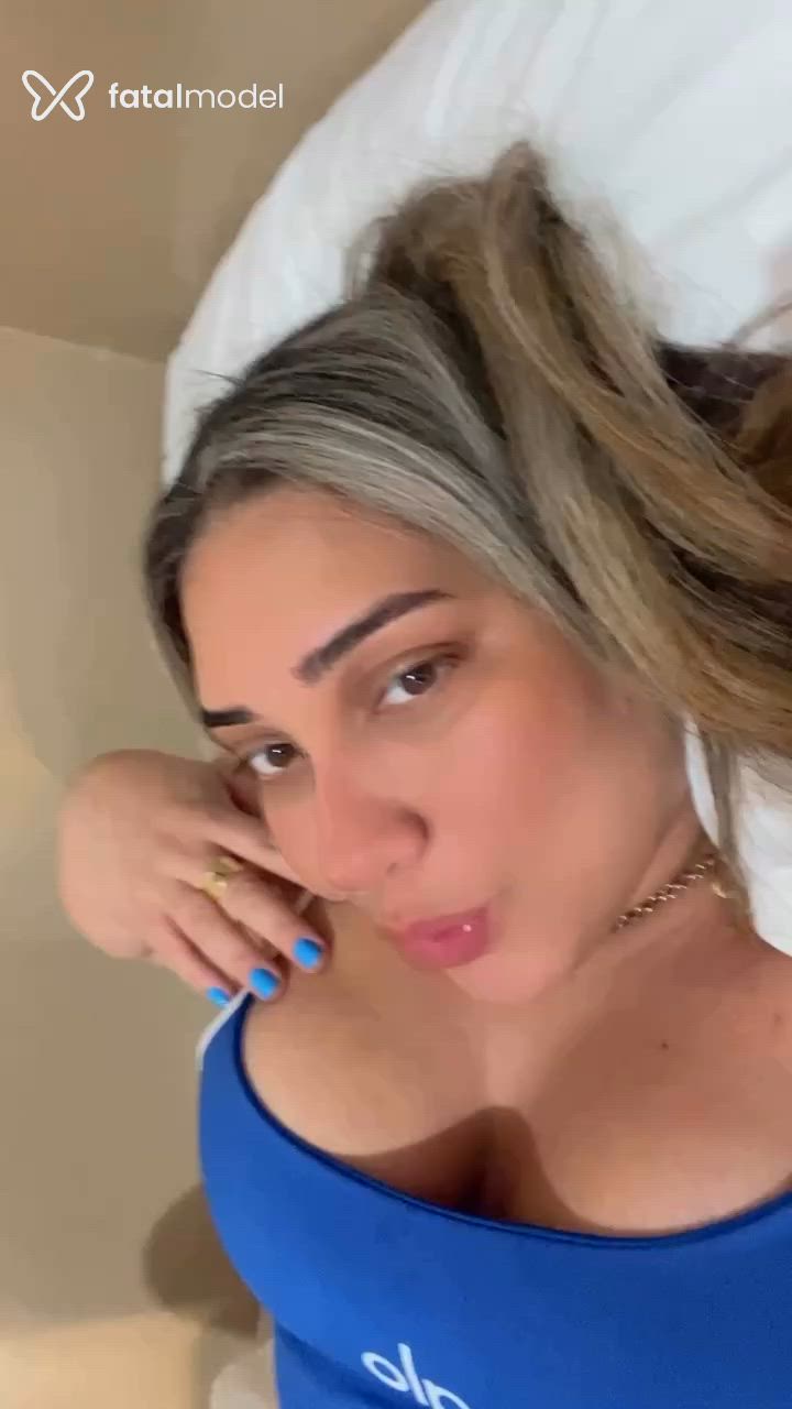 Acompanhante mulher loira (o) de olhos mel - Daniela Prado