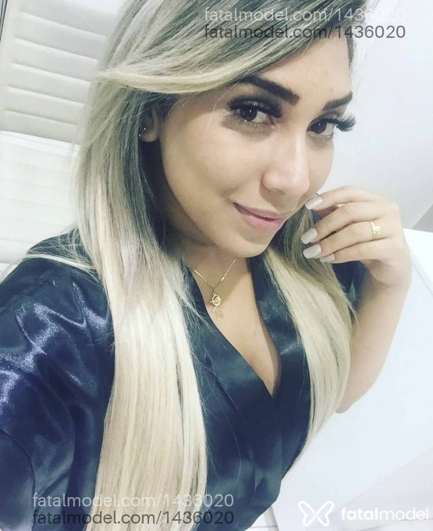 Acompanhante mulher loira (o) de olhos mel - Daniela Prado