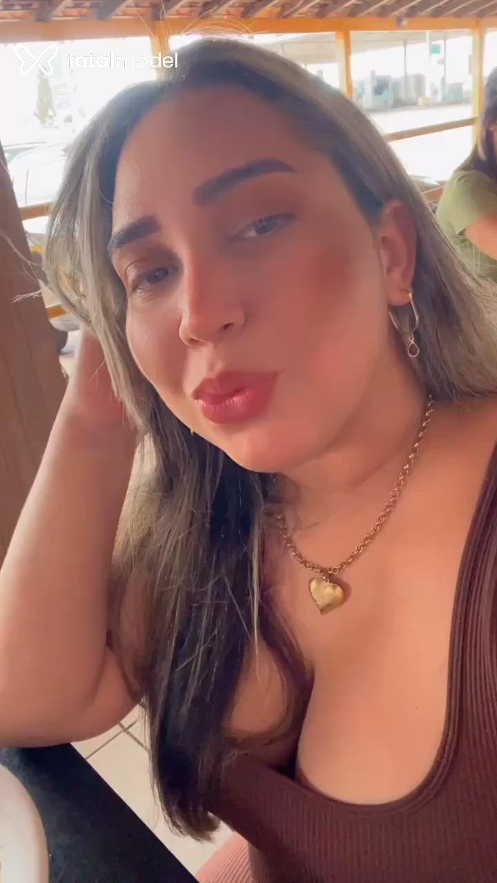 Acompanhante mulher loira (o) de olhos mel - Daniela Prado