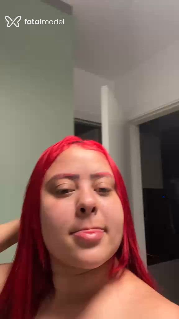 Acompanhante mulher ruiva (o) de olhos mel - Pamela
