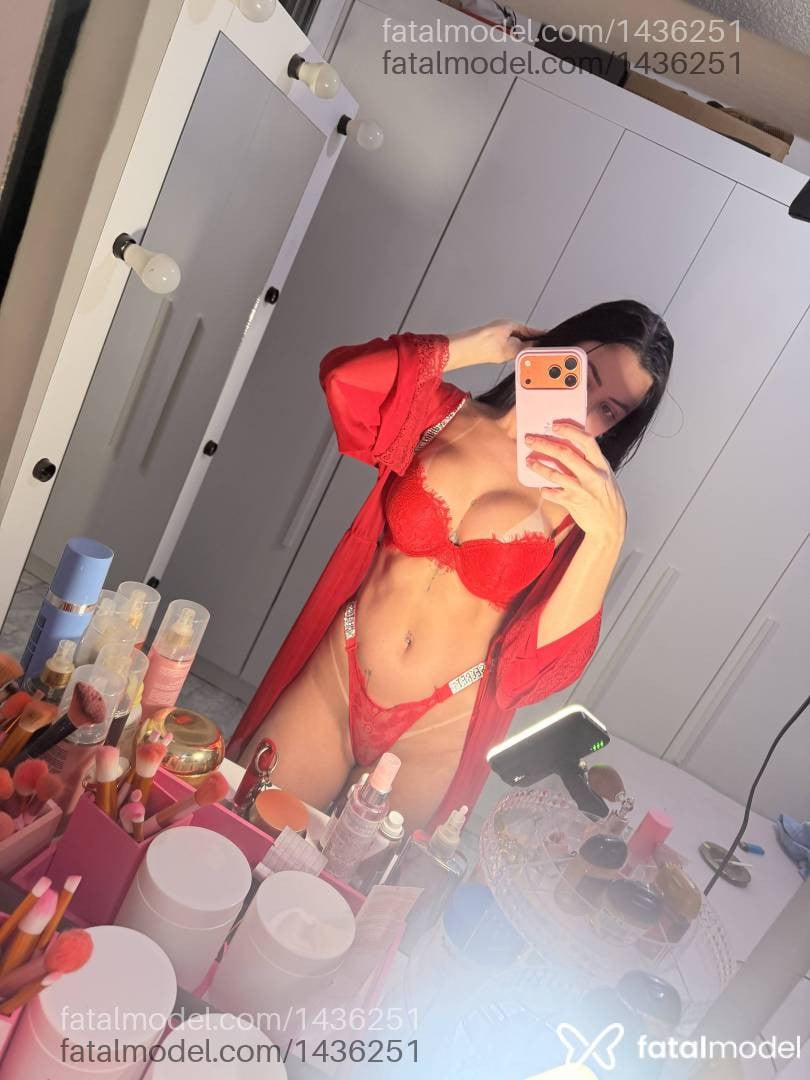 Acompanhante mulher morena (o) de olhos castanhos - Mirella Sophia