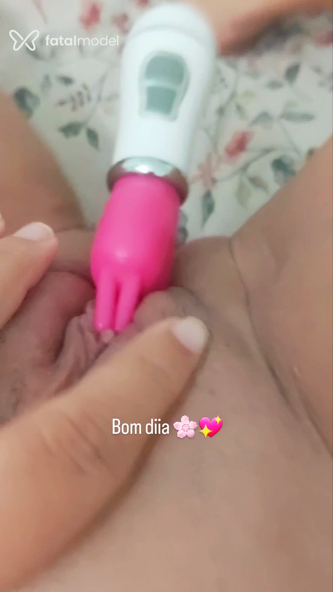 Acompanhante mulher com cabelo castanho de olhos castanhos - Thaylla Acompanhante mulher com cabelo castanho de olhos castanhos - Thaylla