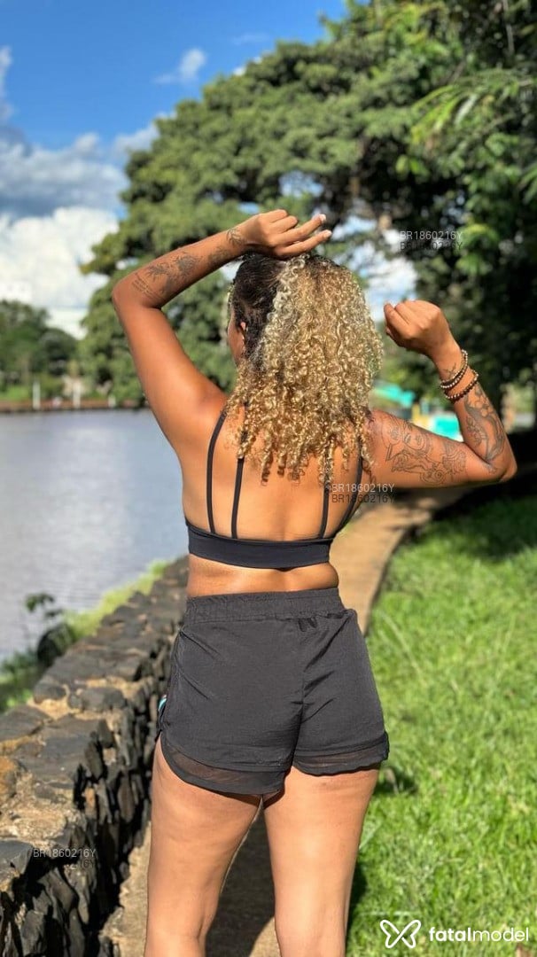Acompanhante mulher com cabelo castanho de olhos castanhos em São José do Rio Preto - Mirella
