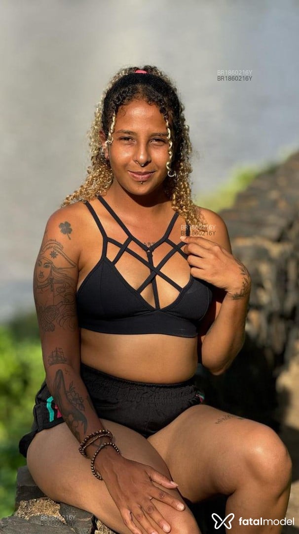 Acompanhante mulher com cabelo castanho de olhos castanhos em São José do Rio Preto - Mirella