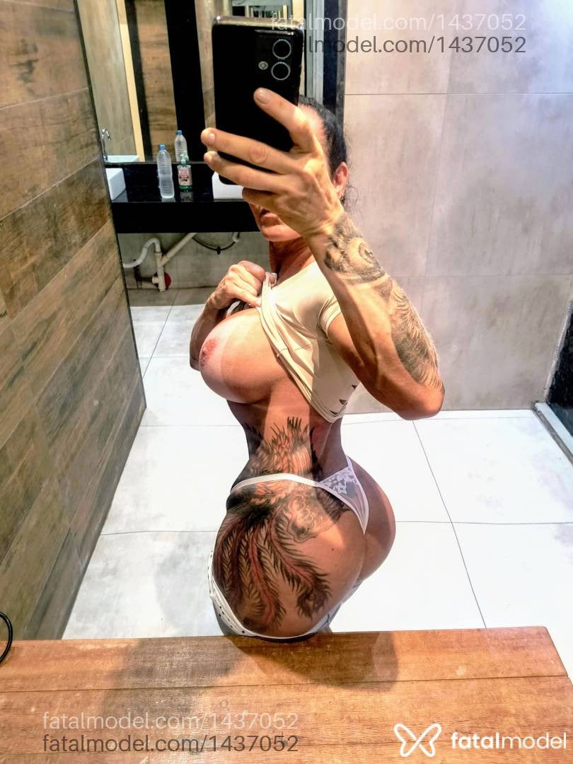 Acompanhante mulher morena (o) de olhos mel - ROCHELY FERNANDES