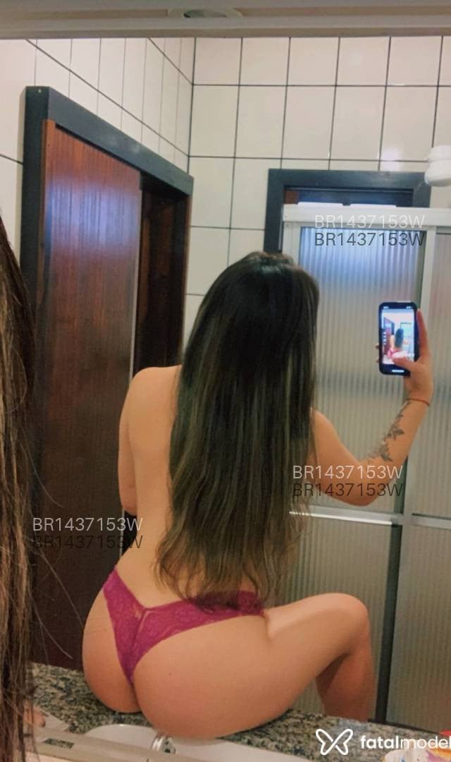 Acompanhante mulher com cabelo castanho de olhos castanhos em Indaial - Nicolly Nichols