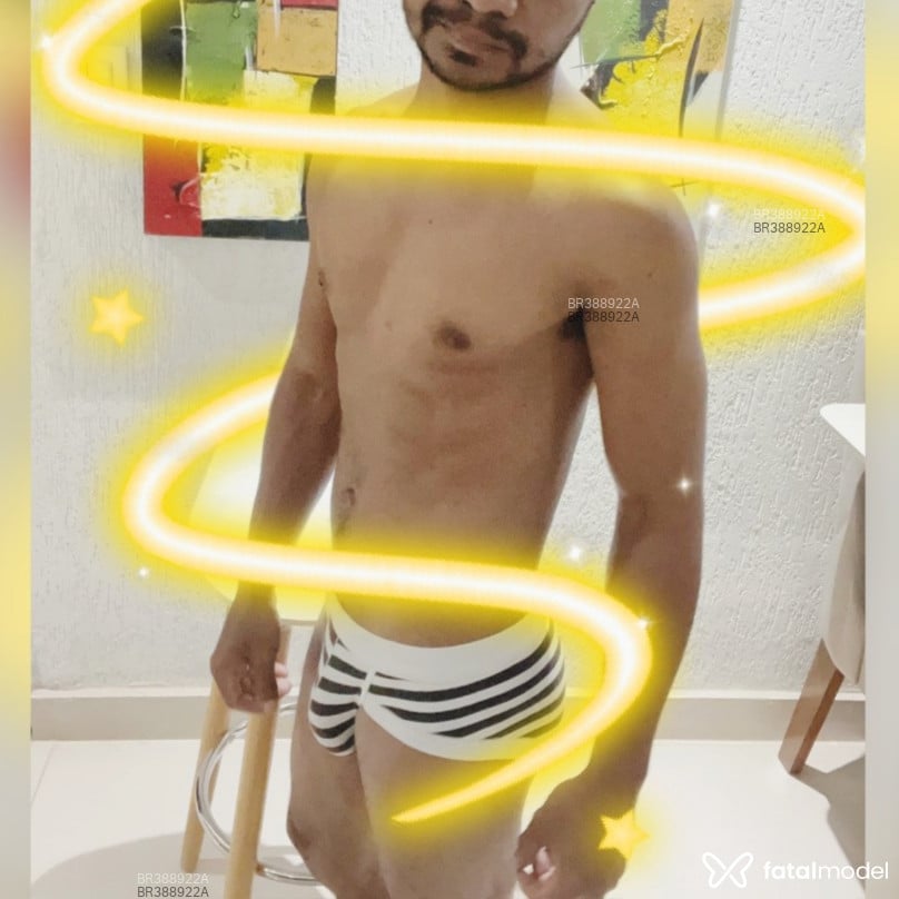 Acompanhante homem morena (o) de olhos pretos em Brasília Acompanhante homem morena (o) de olhos pretos em Brasília - Ricardo Reichert